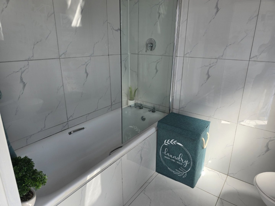 2 Bedroom Property for Sale in Pelican Park Western Cape